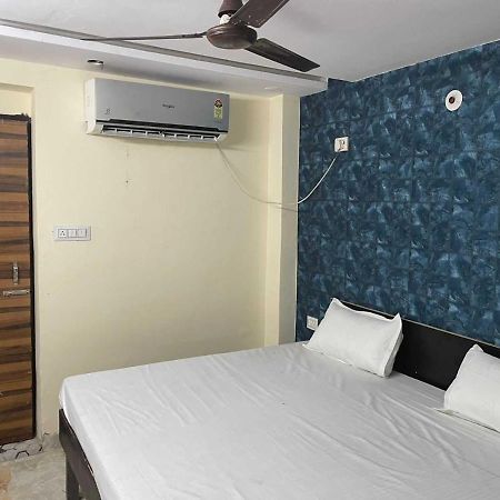 Hotel O Devansh Inn New Delhi Eksteriør billede