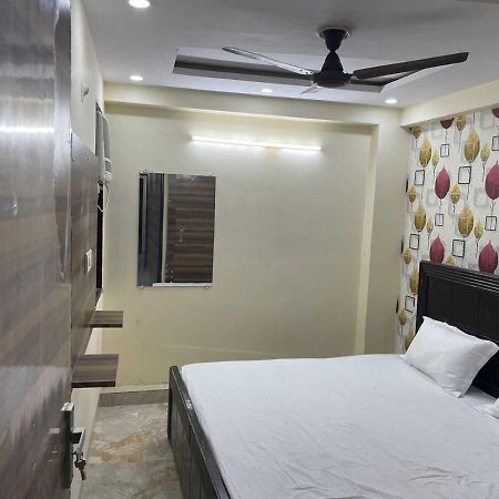 Hotel O Devansh Inn New Delhi Eksteriør billede